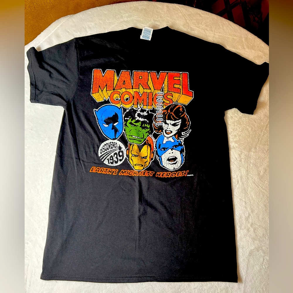 Marvel Comics Graphic Tee Earth’s Mightiest Heroes Discovered 1939 Sz Med NWOT